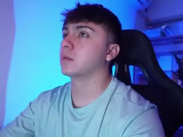 Chaturbate Live Sex Cam of aron__cooper