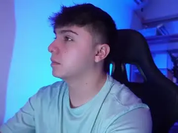 Chaturbate Live Sex Cam of aron__cooper