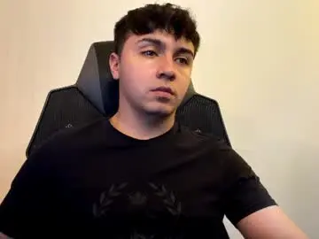 Chaturbate Live Sex Cam of aron__cooper