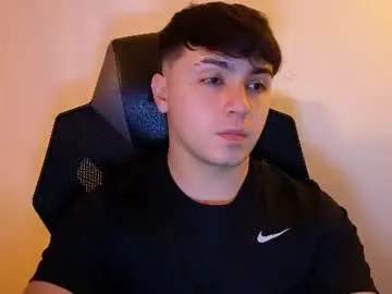 Chaturbate Free Live Porn of aron__cooper