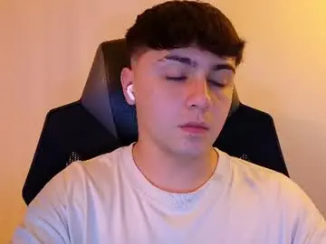 Chaturbate Free Live Porn of aron__cooper