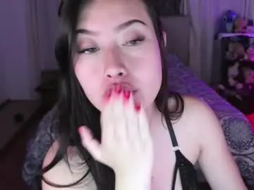 Chaturbate Live Sex Cam of emily_swan_04