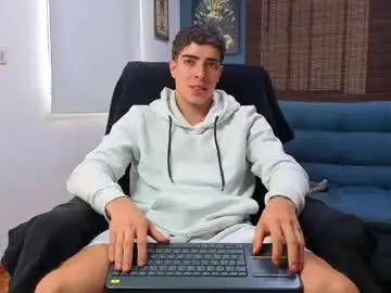 Chaturbate Watch Live Sex Cams of ethangreey1