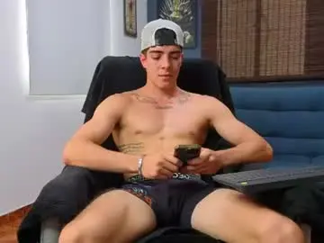 Chaturbate Live Sex Cam of ethangreey1