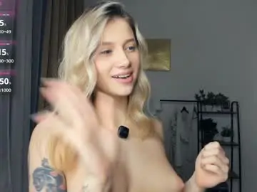 Chaturbate Best live sex cam show of glossybabe_