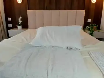 Chaturbate Nude Webcam of saradiamond01