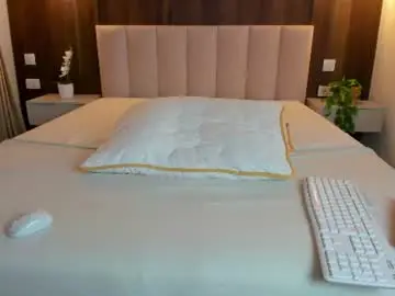 Chaturbate Live Sex Cam of saradiamond01