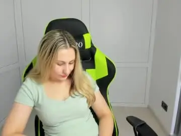 Chaturbate Adult Video Chat of julia_sunshinee