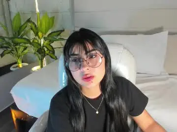 Chaturbate Live Sex Cam of emywalton