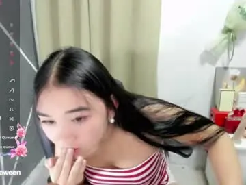 Chaturbate Live Sex of ur_sweetiechess18