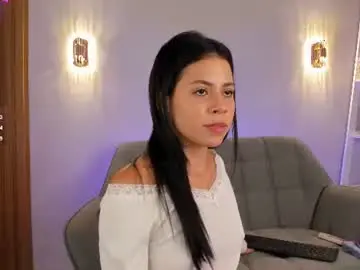 Chaturbate Live Sex Cam of kira_star5