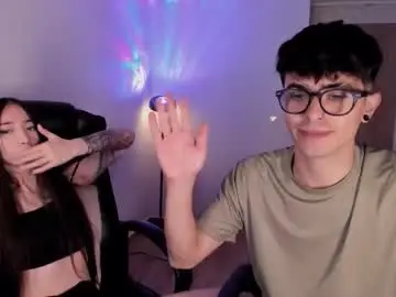 Chaturbate Live Sex Cam of mikeyvioleta