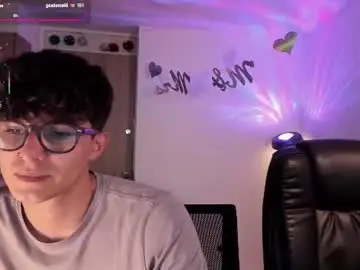 Chaturbate Live Sex Cam of mikeyvioleta