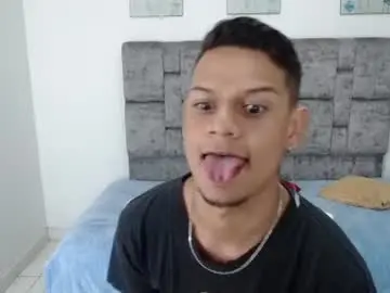 Chaturbate Best live sex cam show of axcel_boy