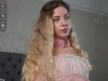 Chaturbate Live Sex Cam of evymiuu