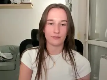 Chaturbate Nude Webcam of oliviaaa2003