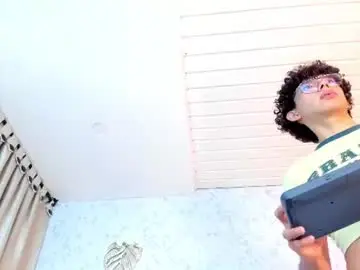 Chaturbate Live Porn of lyan_twink