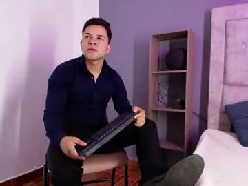Chaturbate Best live sex cam show of hey_noah