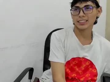 Chaturbate Nude Webcam of liam_adamms