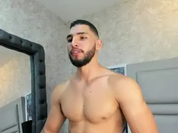 Chaturbate Best live sex cam show of louis_connor