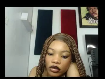 Chaturbate Live Sex Cam of slim_queen2