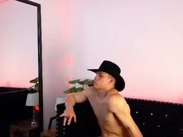 Chaturbate Best live sex cam show of apolo_warrior