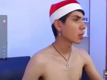 Chaturbate Free Live Porn of david_925_