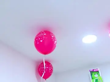 Chaturbate Sex Cam of emilyy_bank