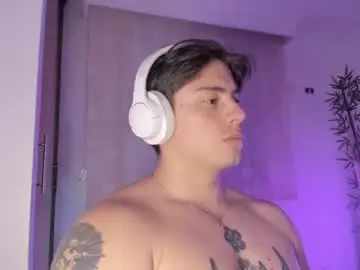 Chaturbate Best live sex cam show of gio_russo