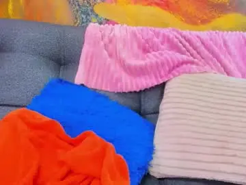 Chaturbate Live Sex Cam of evans_susana