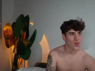 Chaturbate Live Sex Cam of evan_white_