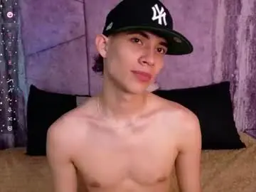 Chaturbate Best live sex cam show of arontawers