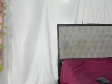 Chaturbate Best live sex cam show of emi_henao