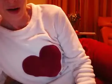 Chaturbate Live Sex Cam of andrasweetie