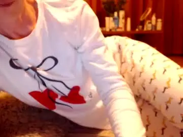 Chaturbate Live Sex Cam of andrasweetie