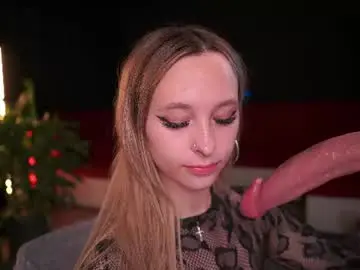 Chaturbate Sex Cam of karolinedeep_love