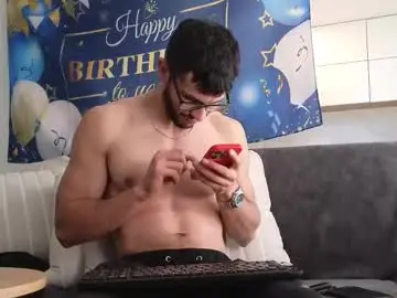 Chaturbate Watch Live Sex Cams of phantom_bigger1