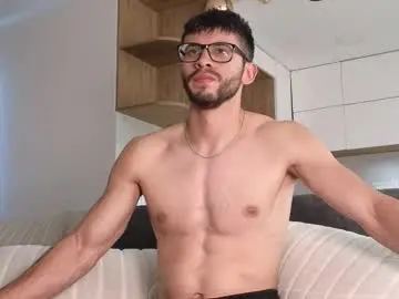 Chaturbate Nude Webcam of phantom_bigger1