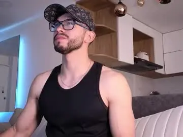 Chaturbate Watch Live Sex Cams of phantom_bigger1