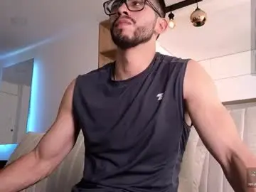 Chaturbate Watch Live Sex Cams of phantom_bigger1