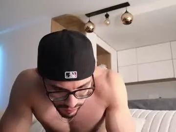 Chaturbate Best live sex cam show of phantom_bigger1