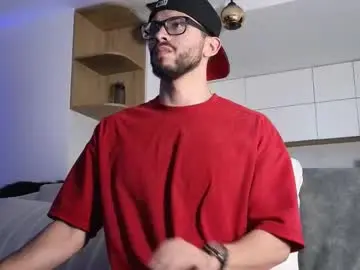 Chaturbate Watch Live Sex Cams of phantom_bigger1