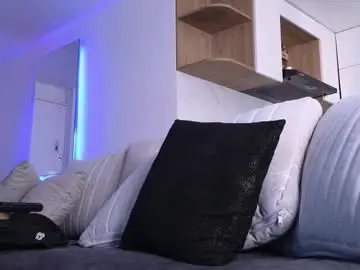 Chaturbate Live Porn of phantom_bigger1