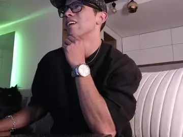 Chaturbate Adult Video Chat of phantom_bigger1