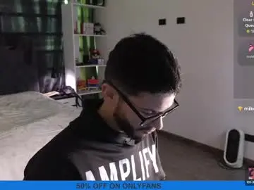 Chaturbate Private Sex Chat of phantom_bigger1