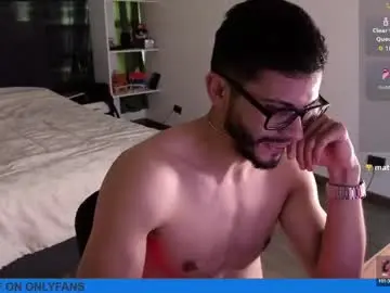 Chaturbate Watch Live Sex Cams of phantom_bigger1