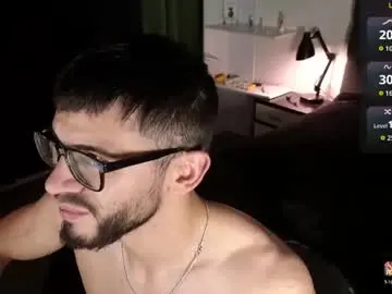 Chaturbate Live Porn of phantom_bigger1