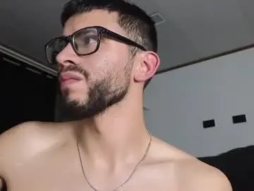 Chaturbate Best live sex cam show of phantom_bigger1