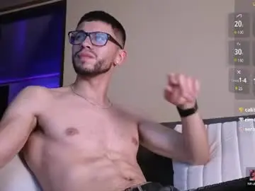 Chaturbate Free Porn Cam of phantom_bigger1