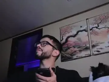 Chaturbate Watch Live Sex Cams of phantom_bigger1